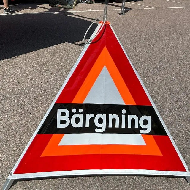 Ett varningstält med texten bärgning